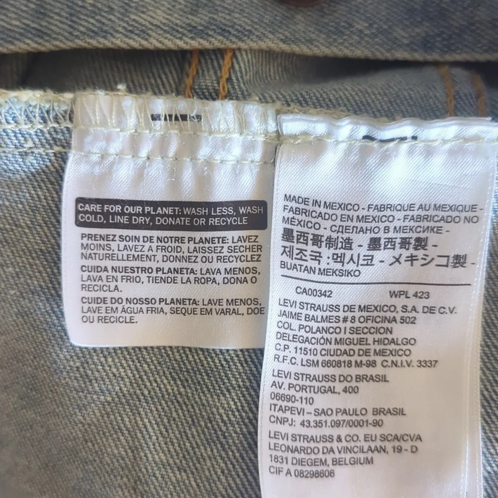 Levi's Jean Jacket - Picture 4 of 7
